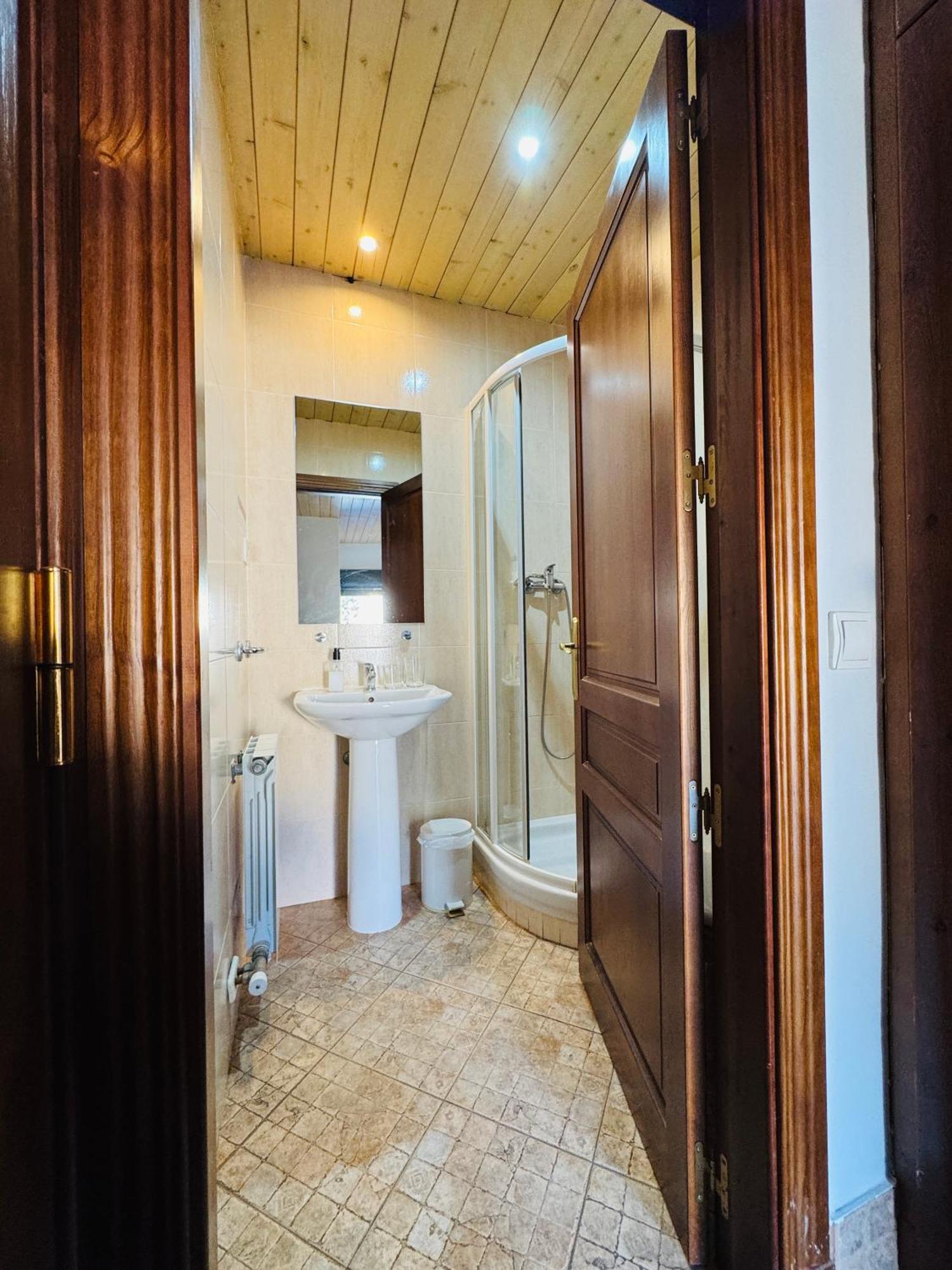 Hostal Nau Pradets Βιέλα Εξωτερικό φωτογραφία