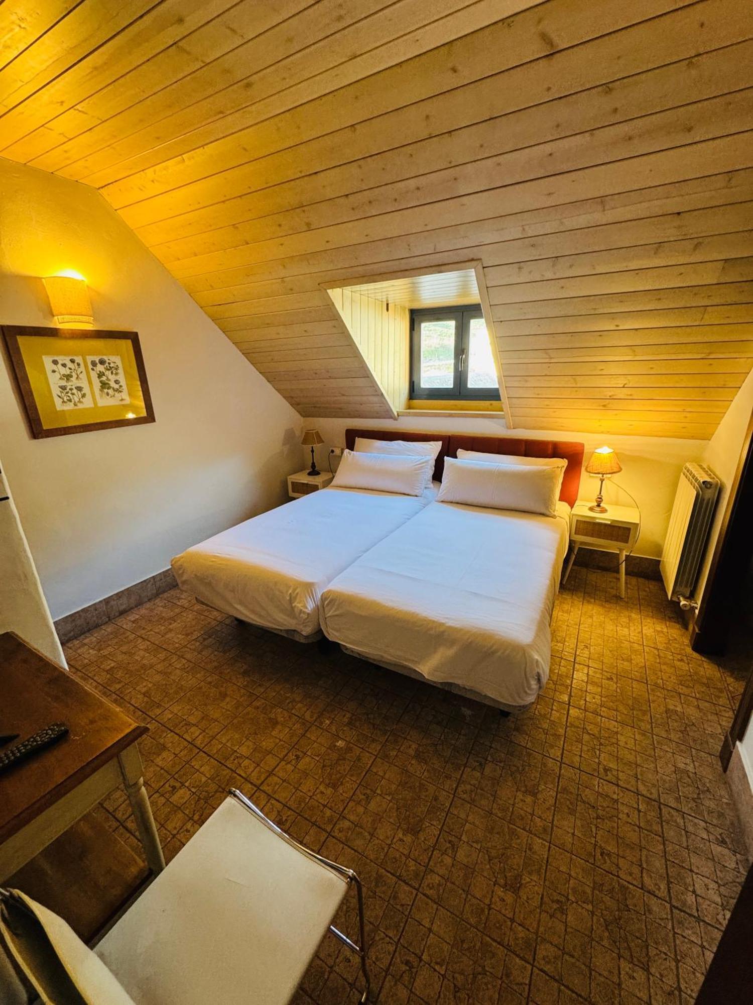 Hostal Nau Pradets Βιέλα Εξωτερικό φωτογραφία