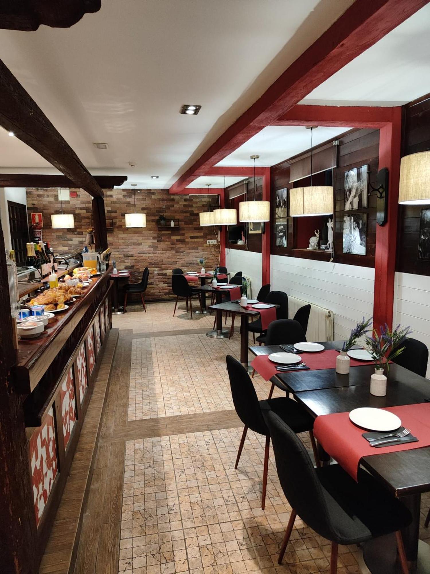 Hostal Nau Pradets Βιέλα Εξωτερικό φωτογραφία